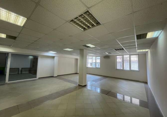 Ambient biznesi me qera 1+1 ne Tirane - 50,000 Leke
