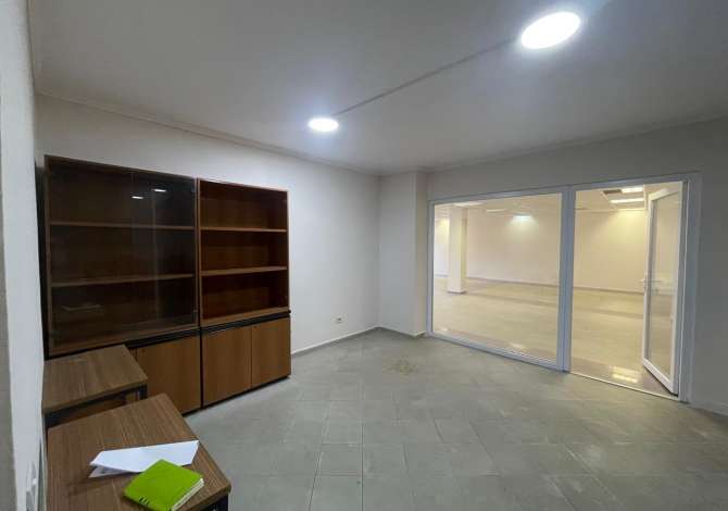 Ambient biznesi me qera 1+1 ne Tirane - 50,000 Leke