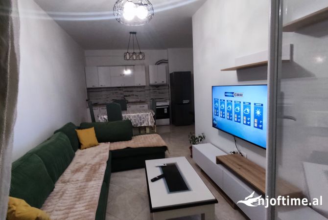 Shtepi me qera Apartament ne Tirane, 2+1, Mobilimi E mobiluar, Pagesa 50,000  Leke.