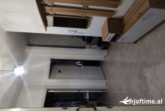 Shtepi me qera 2+1 ne Tirane - 50,000 Leke