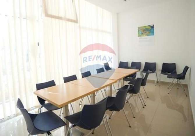Ambient biznesi me qera 3+1 ne Tirane - 3,200 Euro