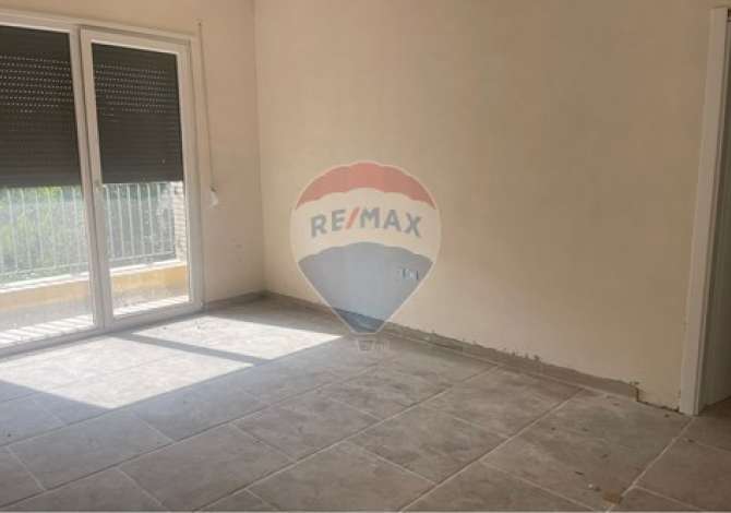 Ambient biznesi me qera 3+1 ne Tirane - 600 Euro