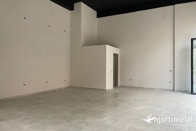 Ambient biznesi me qera 1+1 ne Tirane - 700 Euro