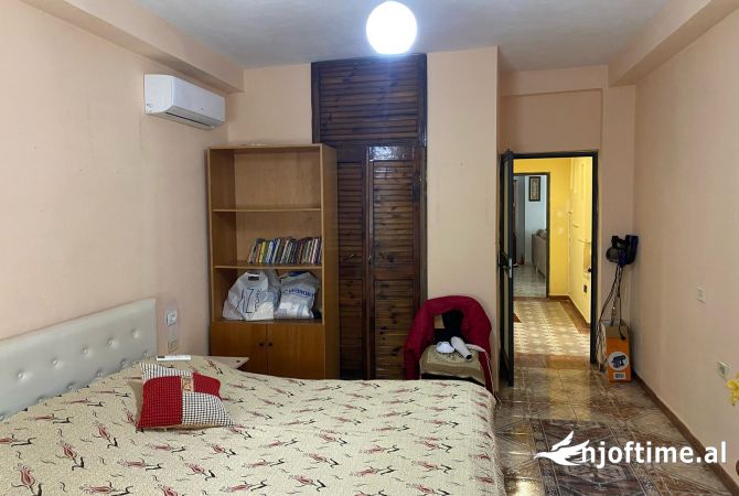 Shtepi me qera Apartament ne Tirane, 2+1, Mobilimi E mobiluar, Pagesa 65,000  Leke.
