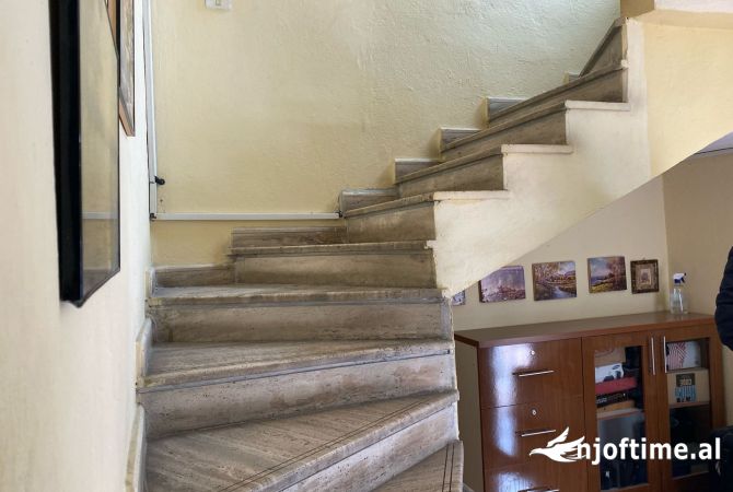 Shtepi me qera 2+1 ne Tirane - 65,000 Leke