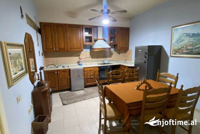 Shtepi me qera Apartament ne Tirane, 1+1, Mobilimi E mobiluar, Pagesa 550  Euro.