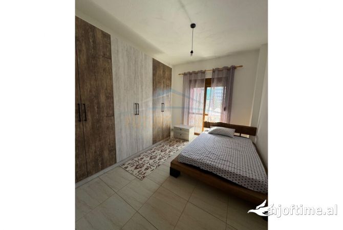 Shtepi me qera Apartament ne Tirane, 2+1, Mobilimi E mobiluar, Pagesa 500  Euro.