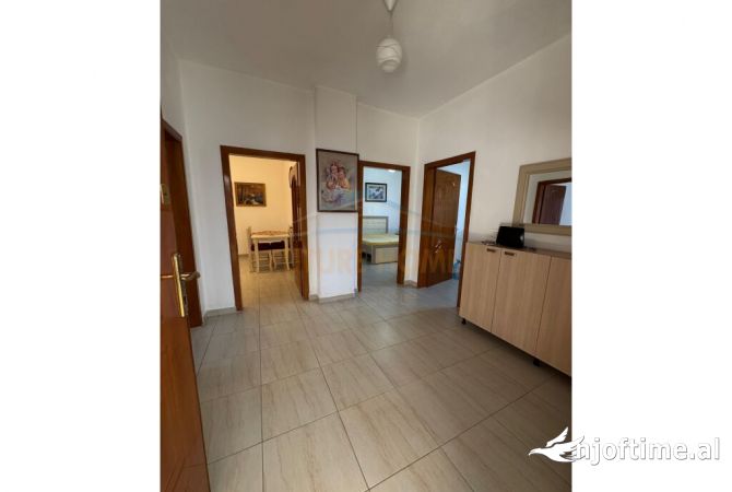 Shtepi me qera Apartament ne Tirane, 2+1, Mobilimi E mobiluar, Pagesa 500  Euro.