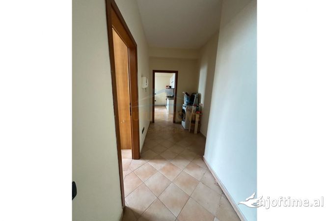 Shtepi me qera Apartament ne Tirane, 1+1, Mobilimi E mobiluar, Pagesa 500  Euro.