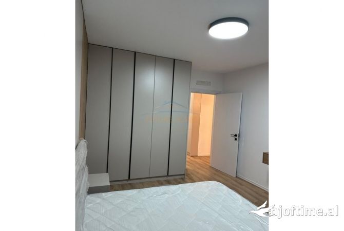 Shtepi ne shitje Apartament ne Tirane, 1+1, Mobilimi E mobiluar, Pagesa 157,000  Euro.