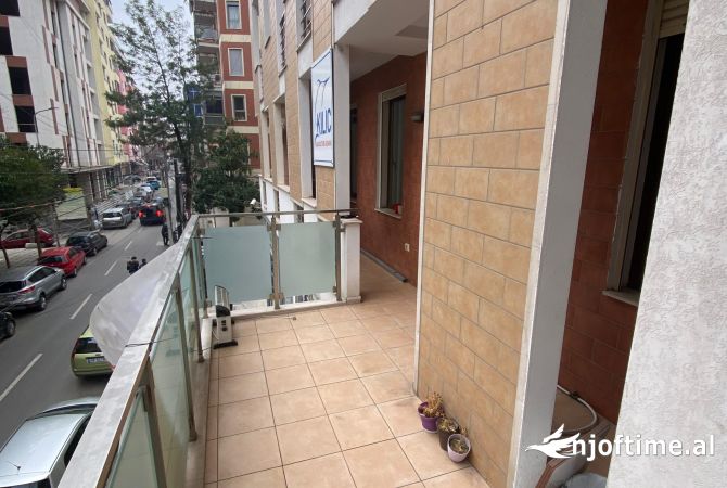 Shtepi me qera Apartament ne Tirane, 2+1, Mobilimi Bosh, pa mobiluar, Pagesa 500  Euro.