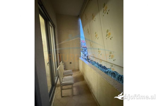 Shtepi me qera Apartament ne Tirane, 2+1, Mobilimi E mobiluar, Pagesa 1,200  Euro.