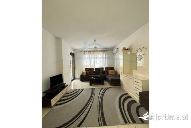 Shtepi me qera 2+1 ne Tirane - 450 Euro