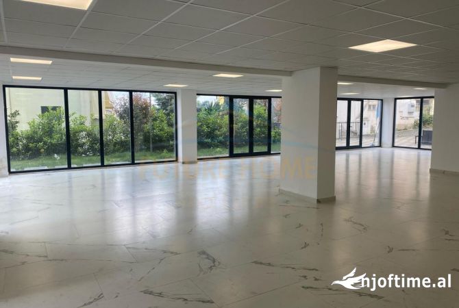 Qera, Ambjent Komercial, Rruga e Dibres, Tirane.