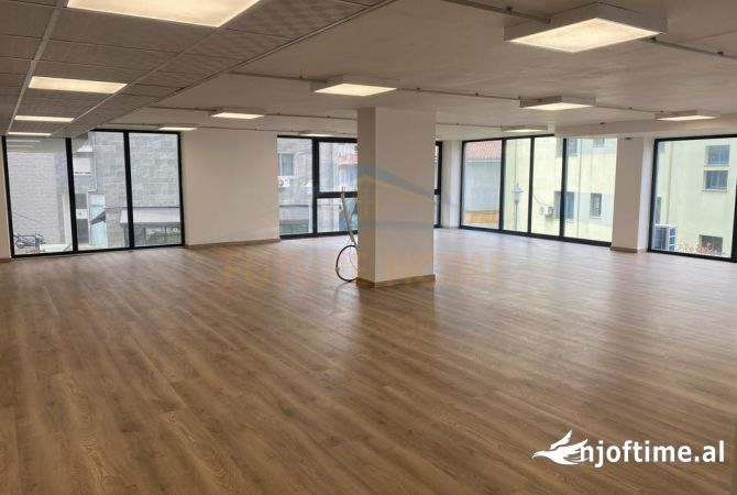 Qera, Ambjent Komercial, Rruga e Dibres, Tirane.