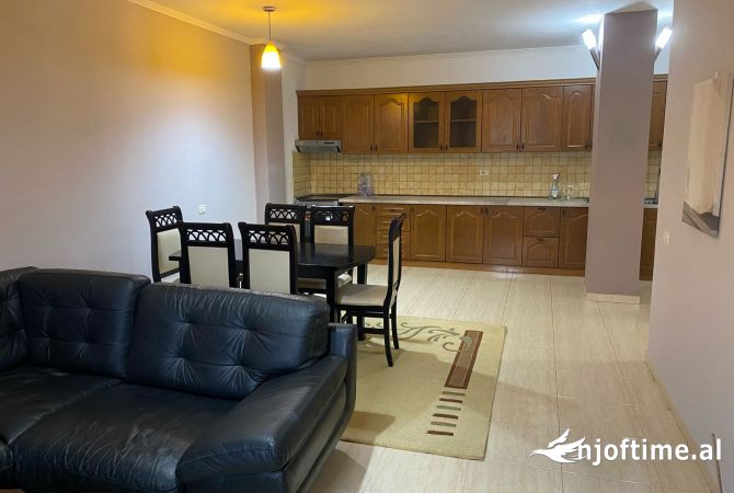 Shtepi me qera 2+1 ne Tirane - 550 Euro