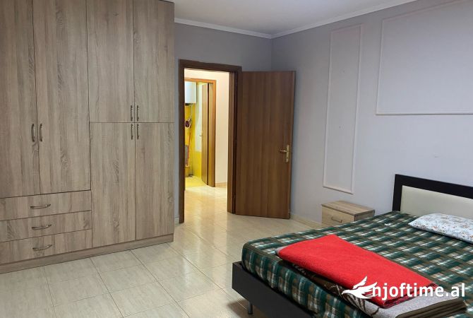 Shtepi me qera Apartament ne Tirane, 2+1, Mobilimi E mobiluar, Pagesa 550  Euro.