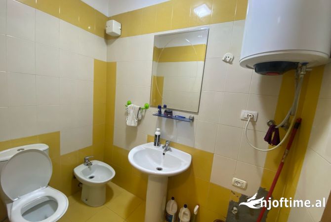 Shtepi me qera Apartament ne Tirane, 2+1, Mobilimi E mobiluar, Pagesa 550  Euro.