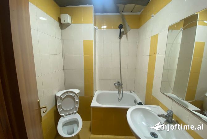 Shtepi me qera Apartament ne Tirane, 2+1, Mobilimi E mobiluar, Pagesa 550  Euro.