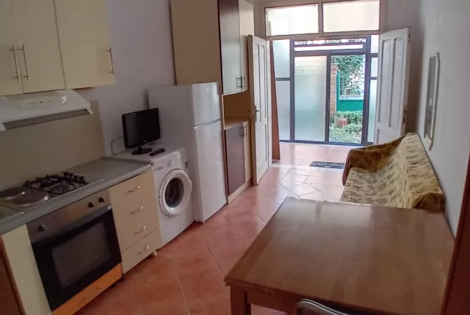 Shtepi me qera 1+1 ne Tirane - 25,000 Leke