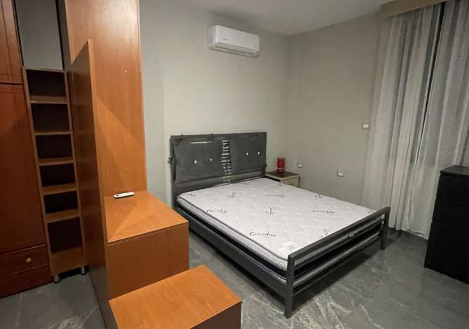 Shtepi me qera Apartament ne Tirane, Garsoniere, Mobilimi E mobiluar, Pagesa 300  Euro.
