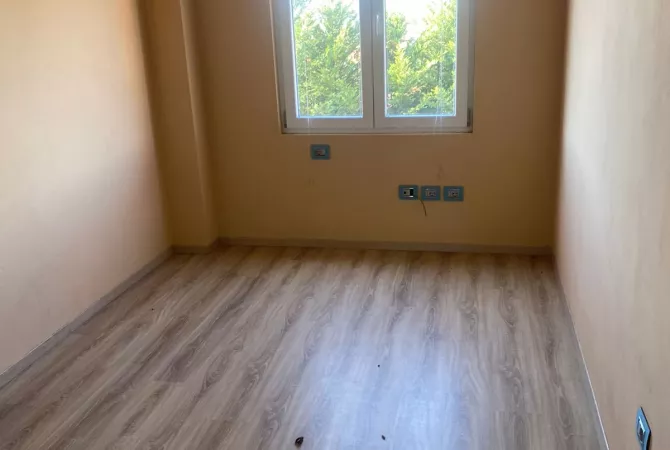Shtepi ne shitje Apartament ne Tirane, 7+1, Mobilimi E mobiluar, Pagesa 350,000  Euro.
