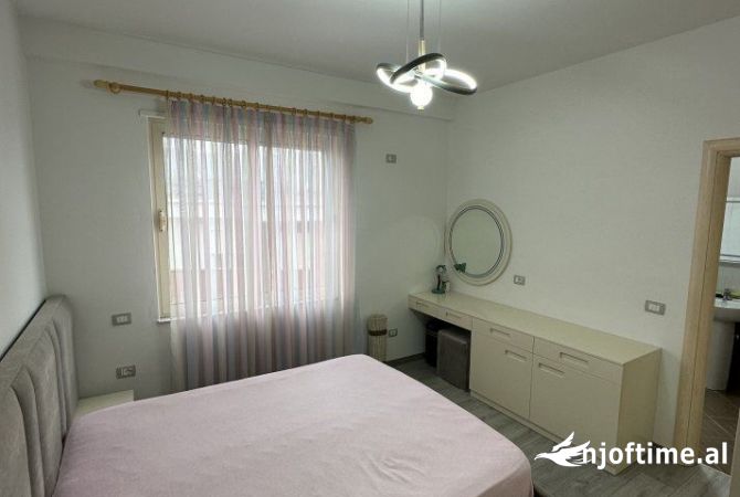 Shtepi me qera 2+1 ne Tirane - 699 Euro