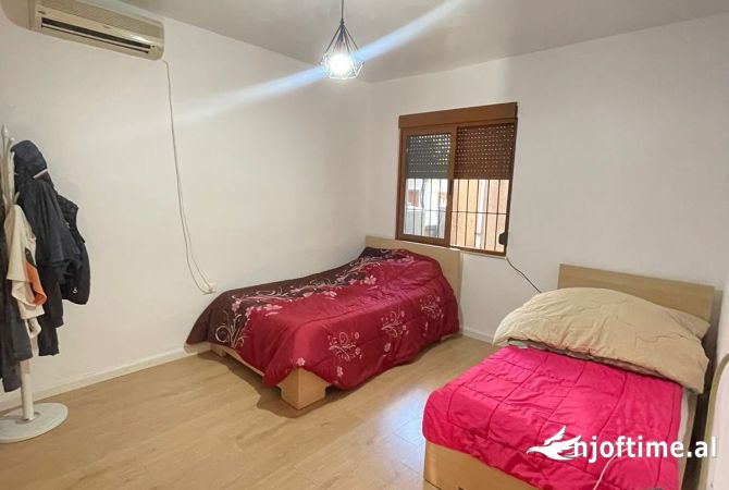 Shtepi me qera 2+1 ne Tirane - 451 Euro