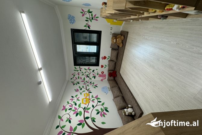 Ambient biznesi me qera 3+1 ne Tirane - 1,000 Euro