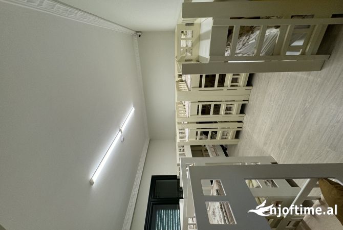 Ambient biznesi me qera 3+1 ne Tirane - 1,000 Euro
