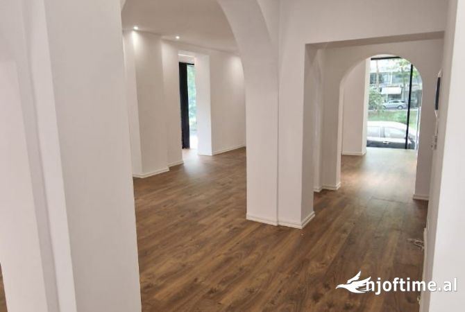 Njesi regatre me qera 2800Euro Ish Ekspozita Tirane 
