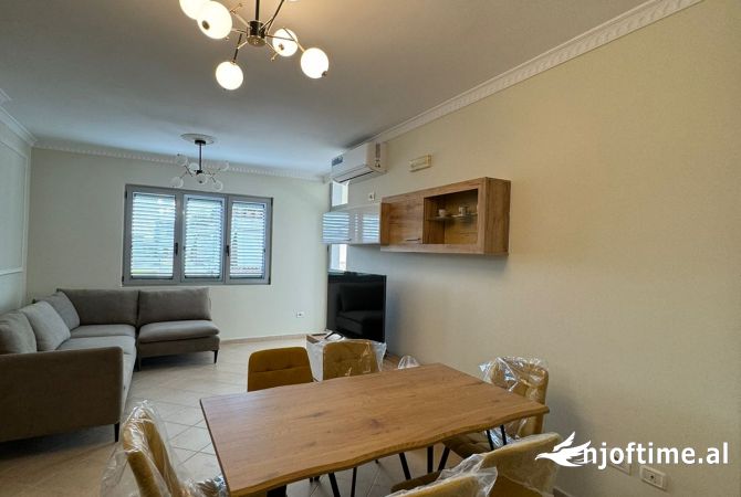 Shtepi me qera 3+1 ne Tirane - 551 Euro