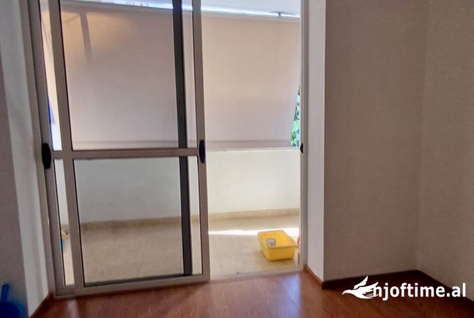 Shtepi ne shitje Apartament ne Tirane, 2+1, Mobilimi Pjeserisht e mobiluar, Pagesa 115,066  Euro.