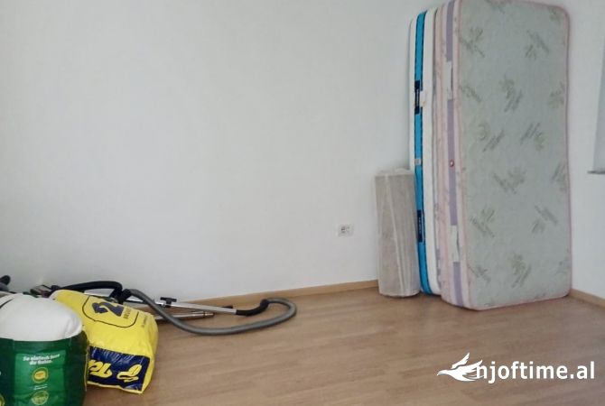 Shtepi ne shitje Apartament ne Tirane, 2+1, Mobilimi Pjeserisht e mobiluar, Pagesa 115,066  Euro.
