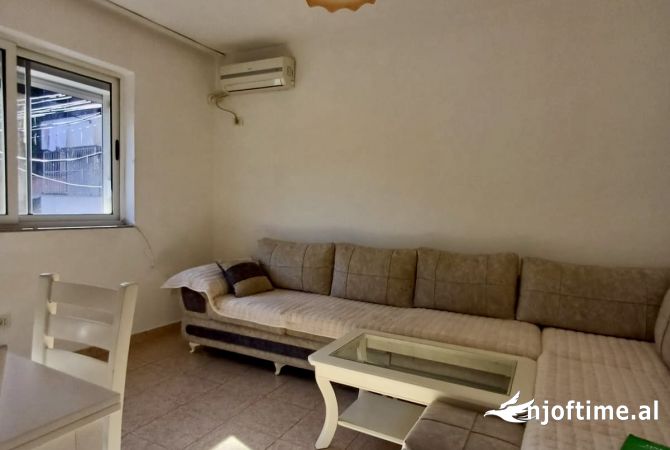 Shtepi ne shitje Apartament ne Tirane, 2+1, Mobilimi Pjeserisht e mobiluar, Pagesa 115,066  Euro.