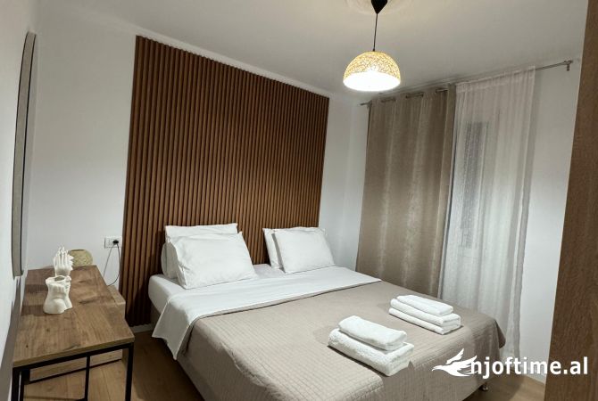 Shtepi me qera Apartament ne Tirane, 1+1, Mobilimi E mobiluar, Pagesa 607  Euro.
