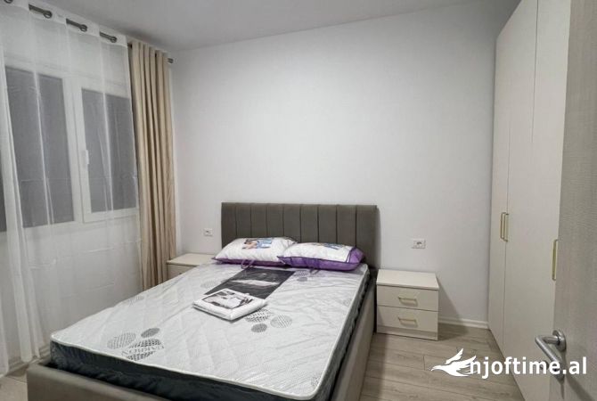 Shtepi me qera Apartament ne Tirane, 2+1, Mobilimi E mobiluar, Pagesa 610  Euro.