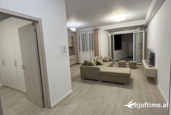 Shtepi me qera 2+1 ne Tirane - 610 Euro