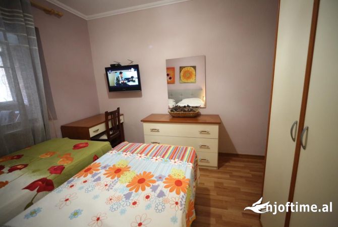 Shtepi me qera Apartament ne Tirane, 2+1, Mobilimi E mobiluar, Pagesa 707  Euro.