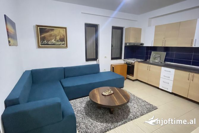 Shtepi me qera 2+1 ne Tirane - 451 Euro