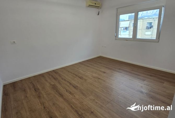 Shtepi ne shitje Apartament ne Tirane, 1+1, Mobilimi Bosh, pa mobiluar, Pagesa 79,077  Euro.