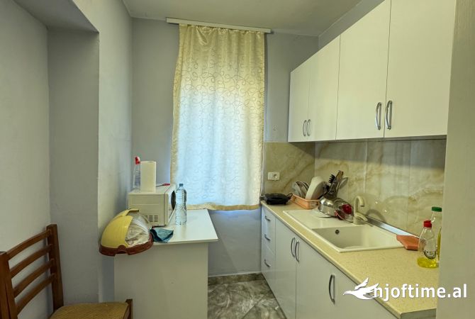 Shtepi ne shitje Apartament ne Tirane, 1+1, Mobilimi E mobiluar, Pagesa 100,890  Euro.