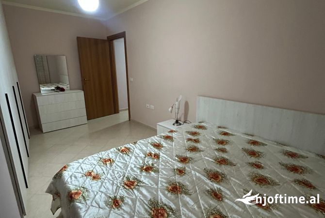 Shtepi ne shitje Apartament ne Tirane, 2+1, Mobilimi E mobiluar, Pagesa 128,066  Euro.