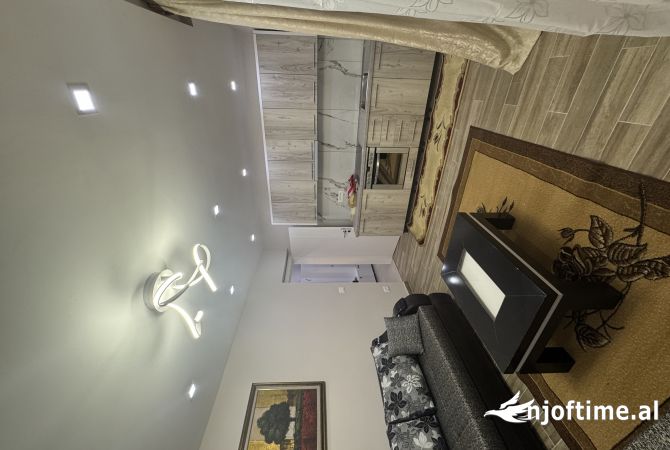 Shtepi ne shitje Apartament ne Tirane, 2+1, Mobilimi E mobiluar, Pagesa 125,076  Euro.