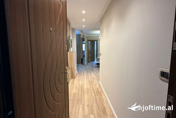 Shtepi ne shitje Apartament ne Tirane, 2+1, Mobilimi E mobiluar, Pagesa 235,009  Euro.