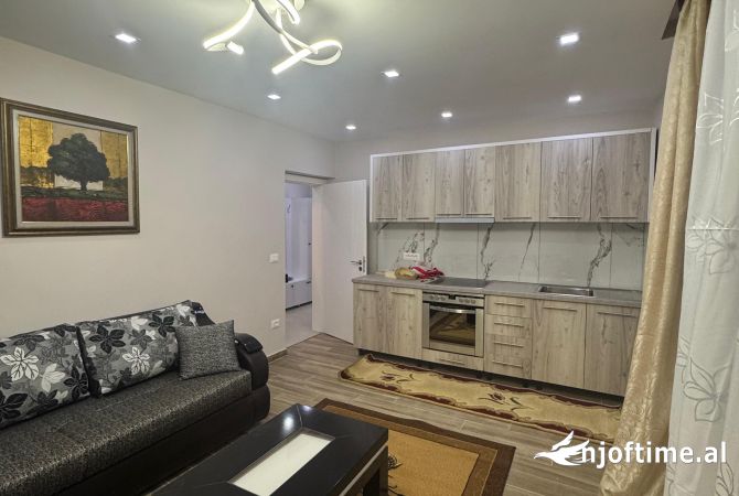 Shtepi ne shitje Apartament ne Tirane, 2+1, Mobilimi E mobiluar, Pagesa 125,444  Euro.