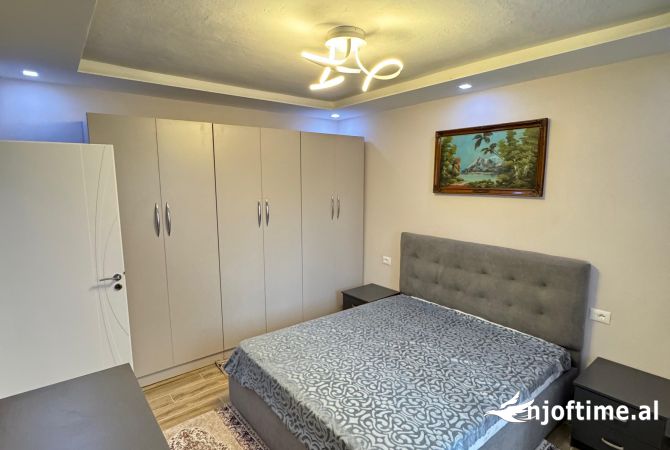 Shtepi ne shitje Apartament ne Tirane, 2+1, Mobilimi E mobiluar, Pagesa 125,444  Euro.