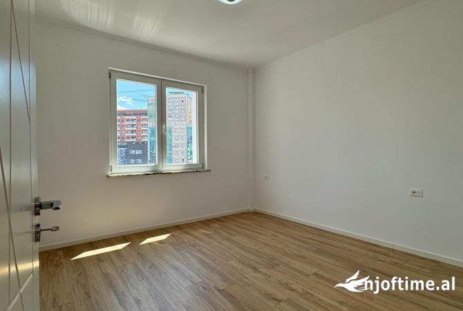 Shtepi ne shitje Apartament ne Tirane, 2+1, Mobilimi Bosh, pa mobiluar, Pagesa 210,055  Euro.