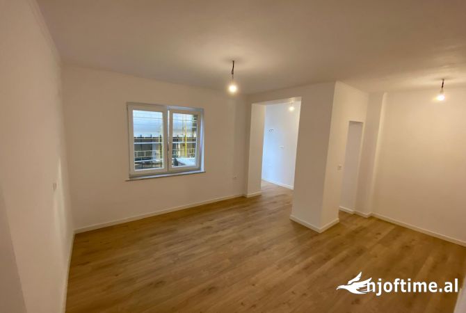 Shtepi ne shitje Apartament ne Tirane, 2+1, Mobilimi Bosh, pa mobiluar, Pagesa 185,066  Euro.