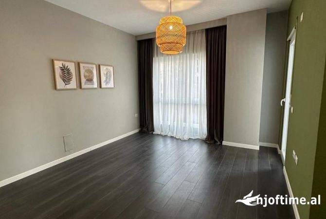Shtepi ne shitje Apartament ne Tirane, 1+1, Mobilimi Bosh, pa mobiluar, Pagesa 178,099  Euro.